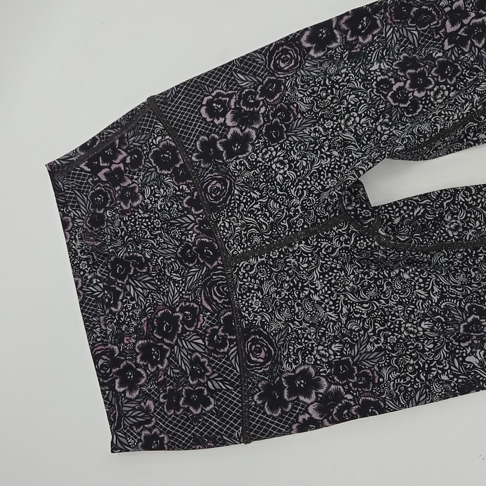 Lululemon Wunder Under high rise tight size 4
